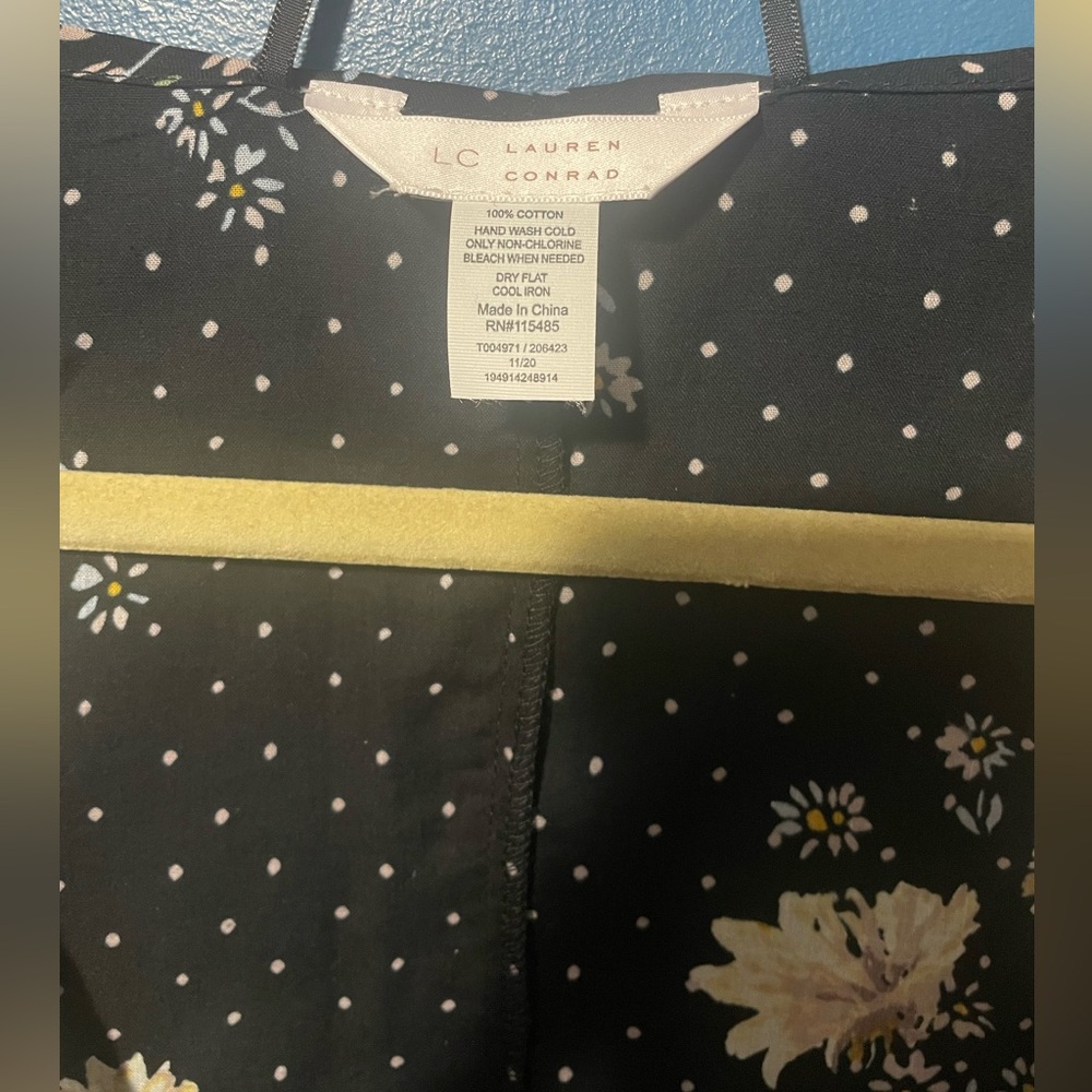 LC Lauren Conrad Black Floral Cover-Up Wrap - Picture 3 of 7